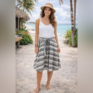 Flint and Moss Gray and White Stripe Skirt. Excellent Condition. Size Small